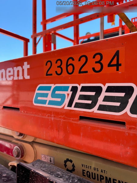 2022 JLG ES1330L