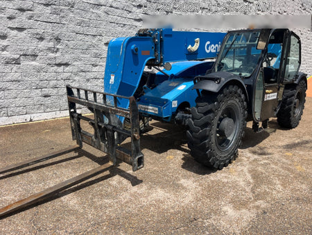 2018 Genie GTH-844 Genie GTH-844 w/Enclosed Cab w/HVAC, Work Lights, Solid Tires, Beacon, 60" Carriage and Forks
