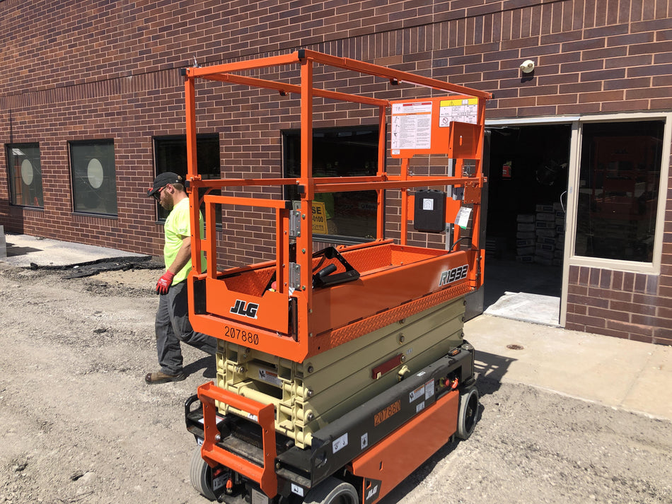 2022 JLG R1932