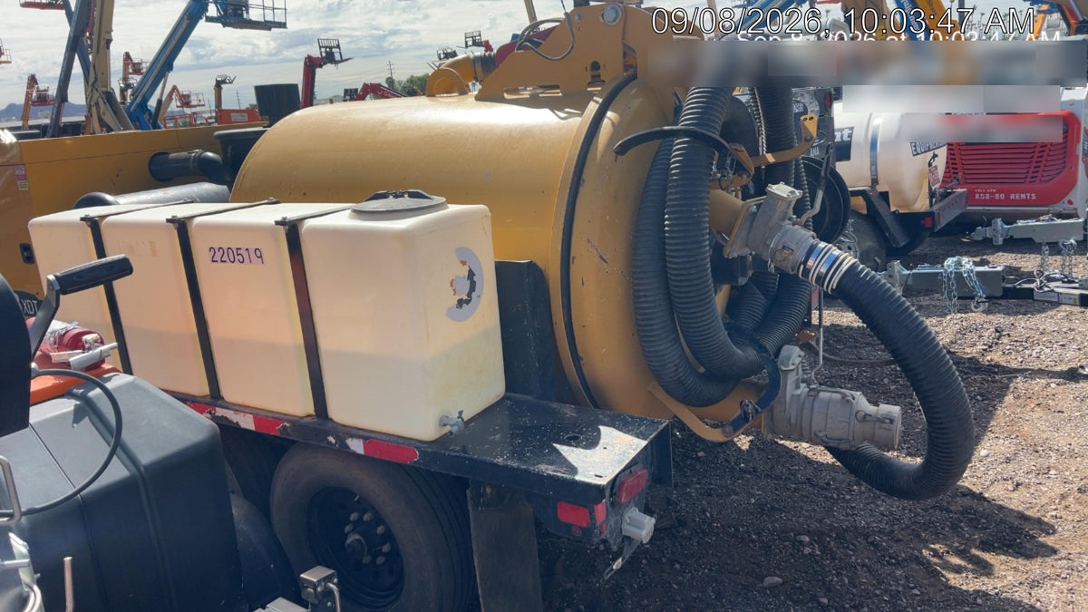 2022 Vac-Tron LP573XDT T4 Koehler Diesel Engine, 500 Gallon Debris Tank, x2 100 Gallon Water Tanks