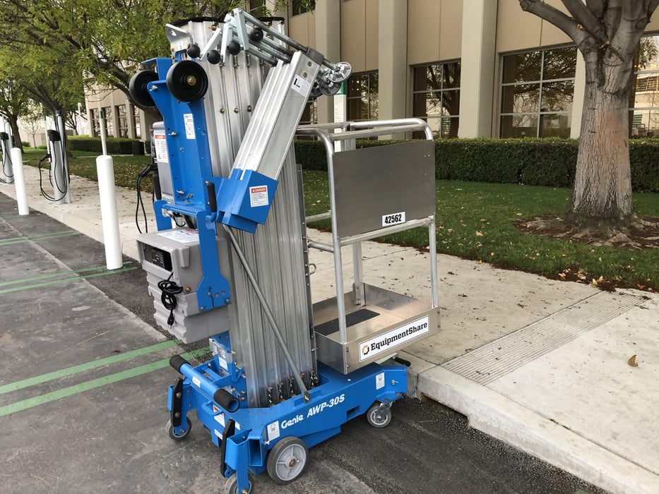 2019 GENIE AWP-30S