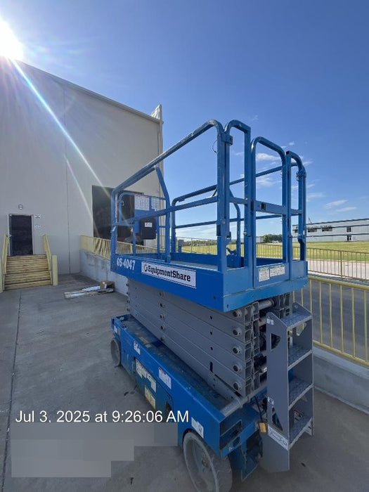 2019 Genie GS-4047 Folding rails with half height swing gate