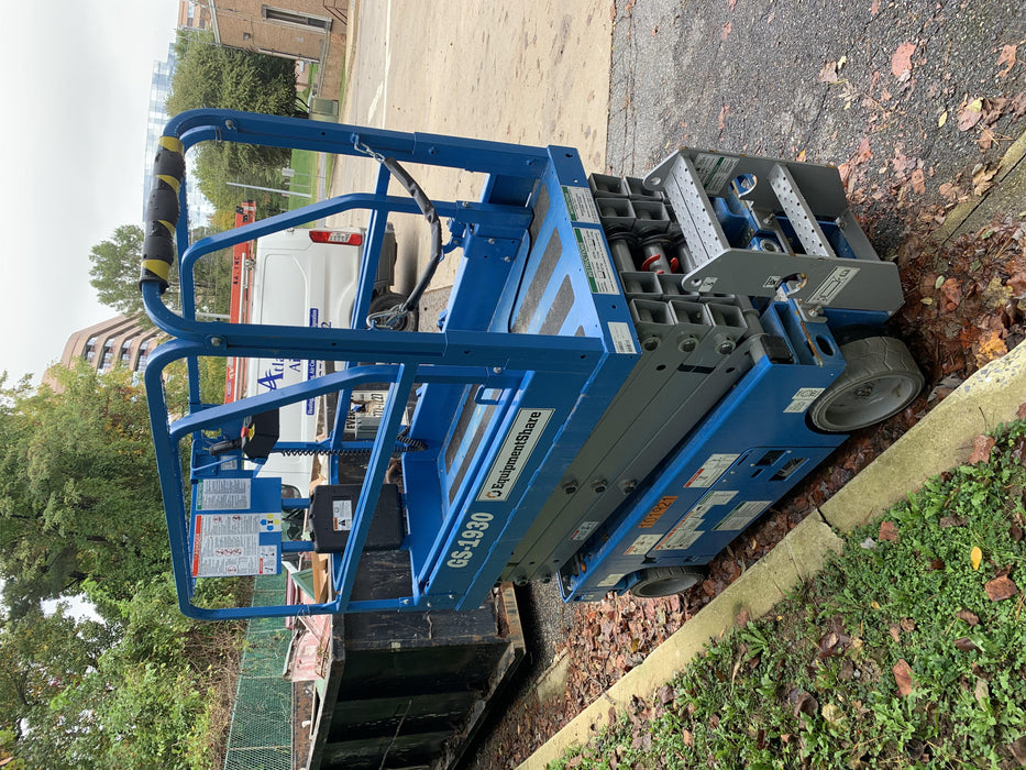 2020 Genie GS-1930 Fixed rails with chain entry gate - Pre A92.20