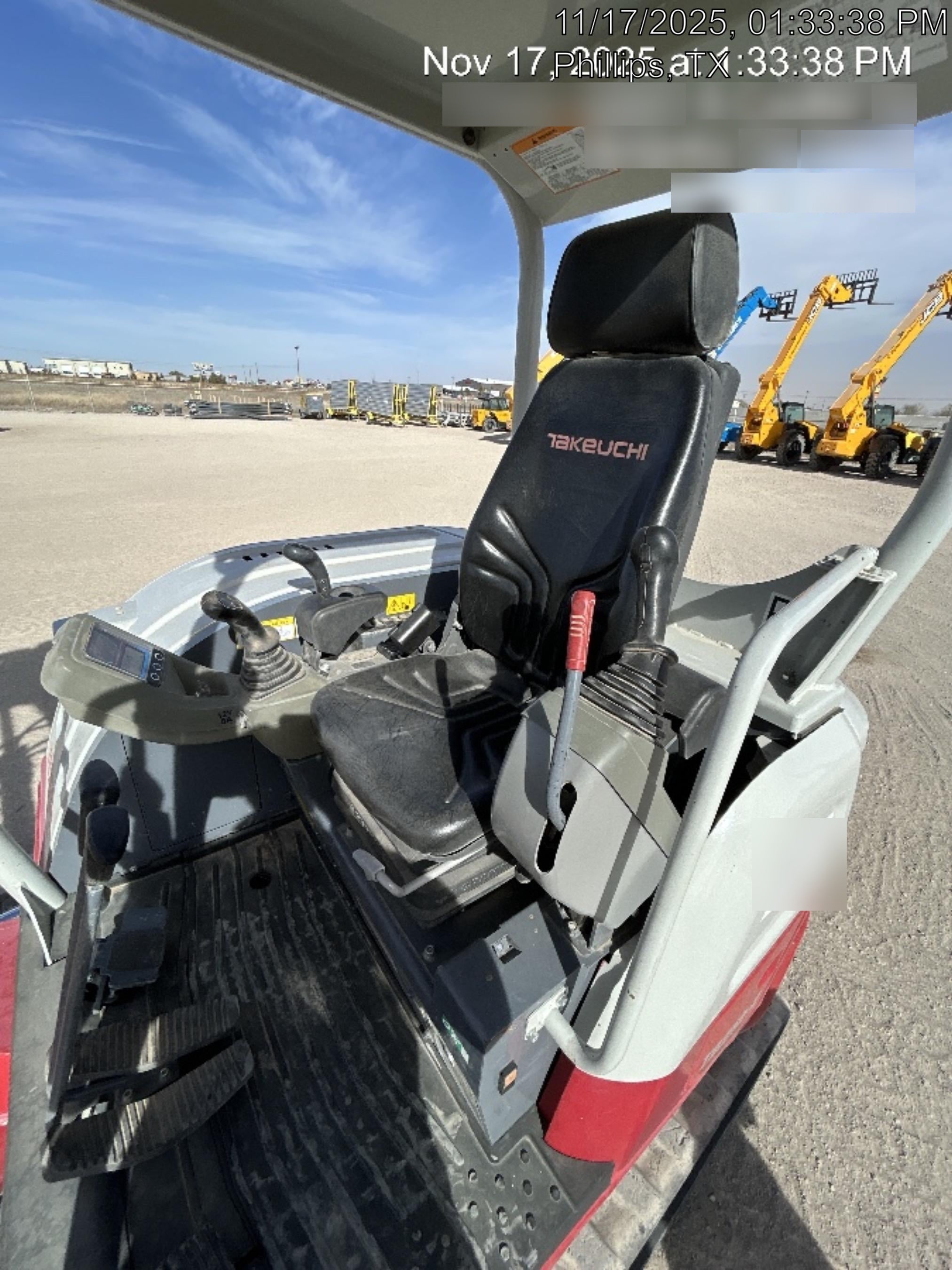 2023 TAKEUCHI TB250-2R