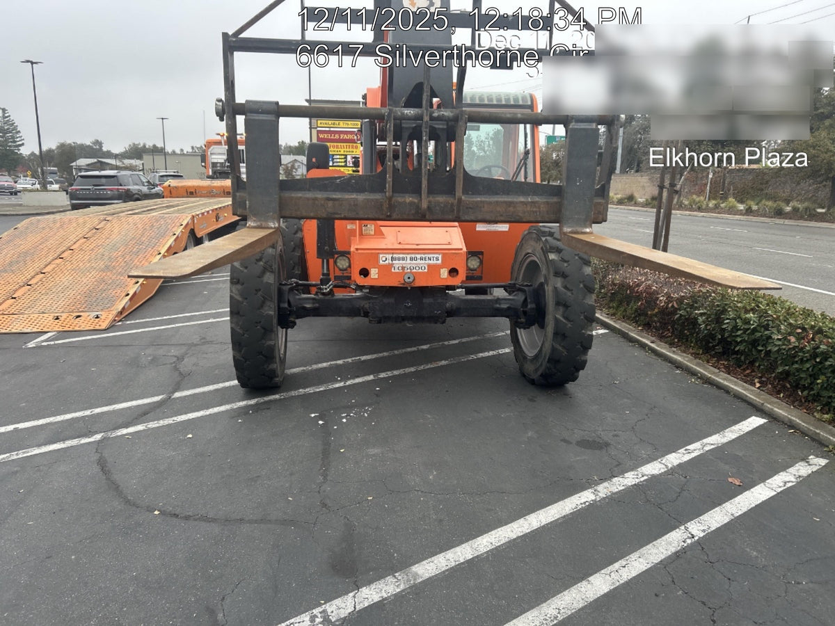 2020 Skytrak 8042 Cab/Heat/Air, Solid Tires, Work Lights, Beacon, Aux Hydraulics, Back up Alarm, Lifting Eye, ES Decals