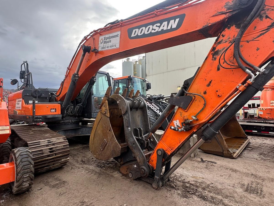 2020 DOOSAN 42" Excavator Bucket