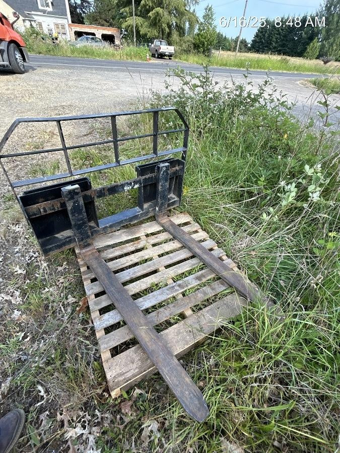2022 ARROW MATERIAL HANDLING 48" Pallet Forks - Arrow