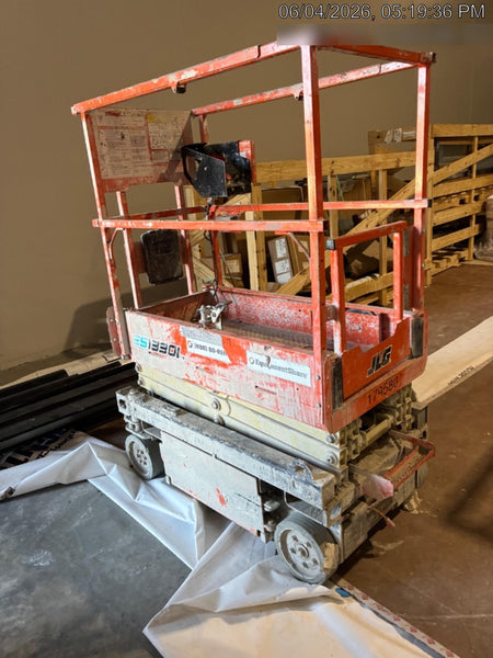 2021 JLG ES1330L
