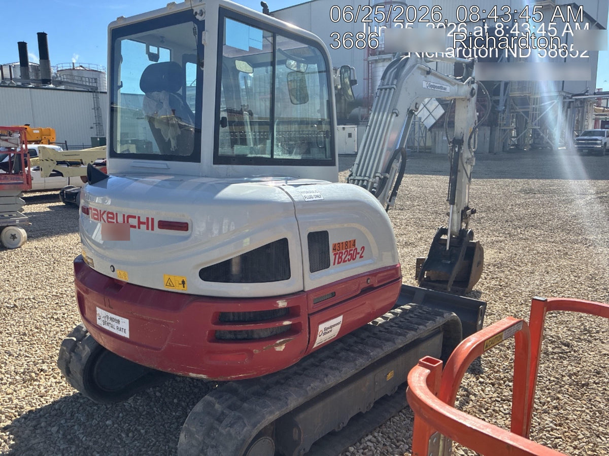 2024 TAKEUCHI TB250-2CR
