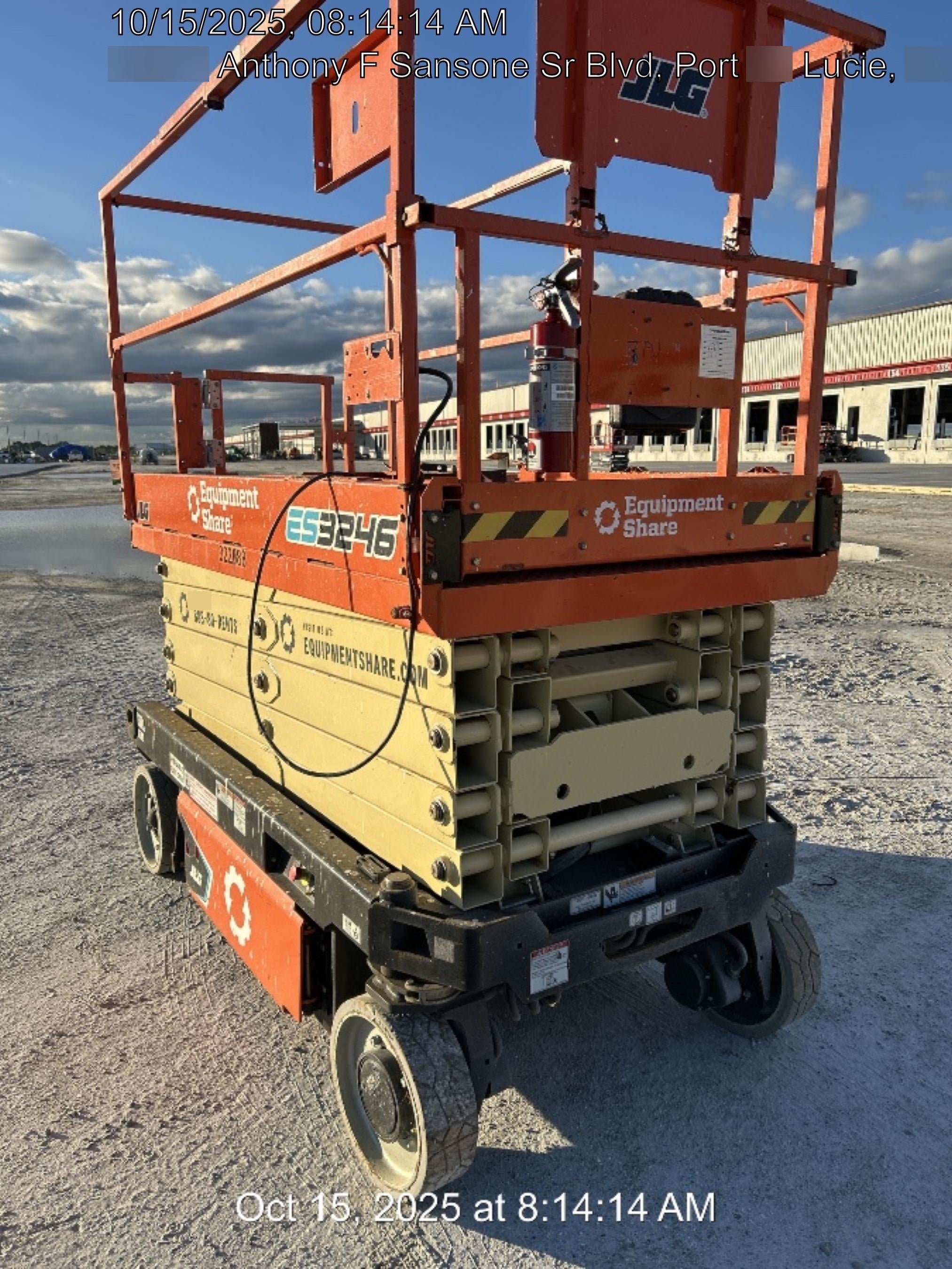 2023 JLG ES3246