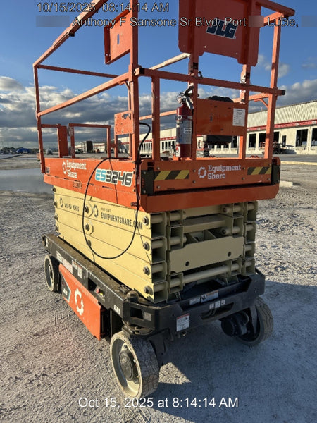 2023 JLG ES3246