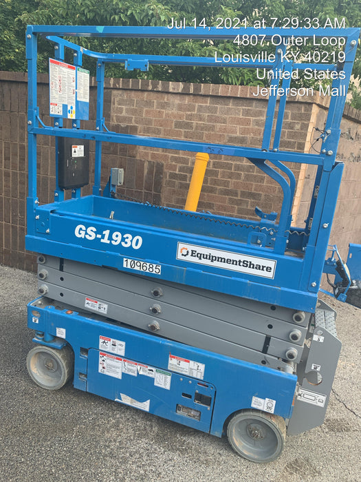 2020 Genie GS-1930 Solid Non Marking Tires, Beacon, Folding rails with half height swing gate, 800W Inverter