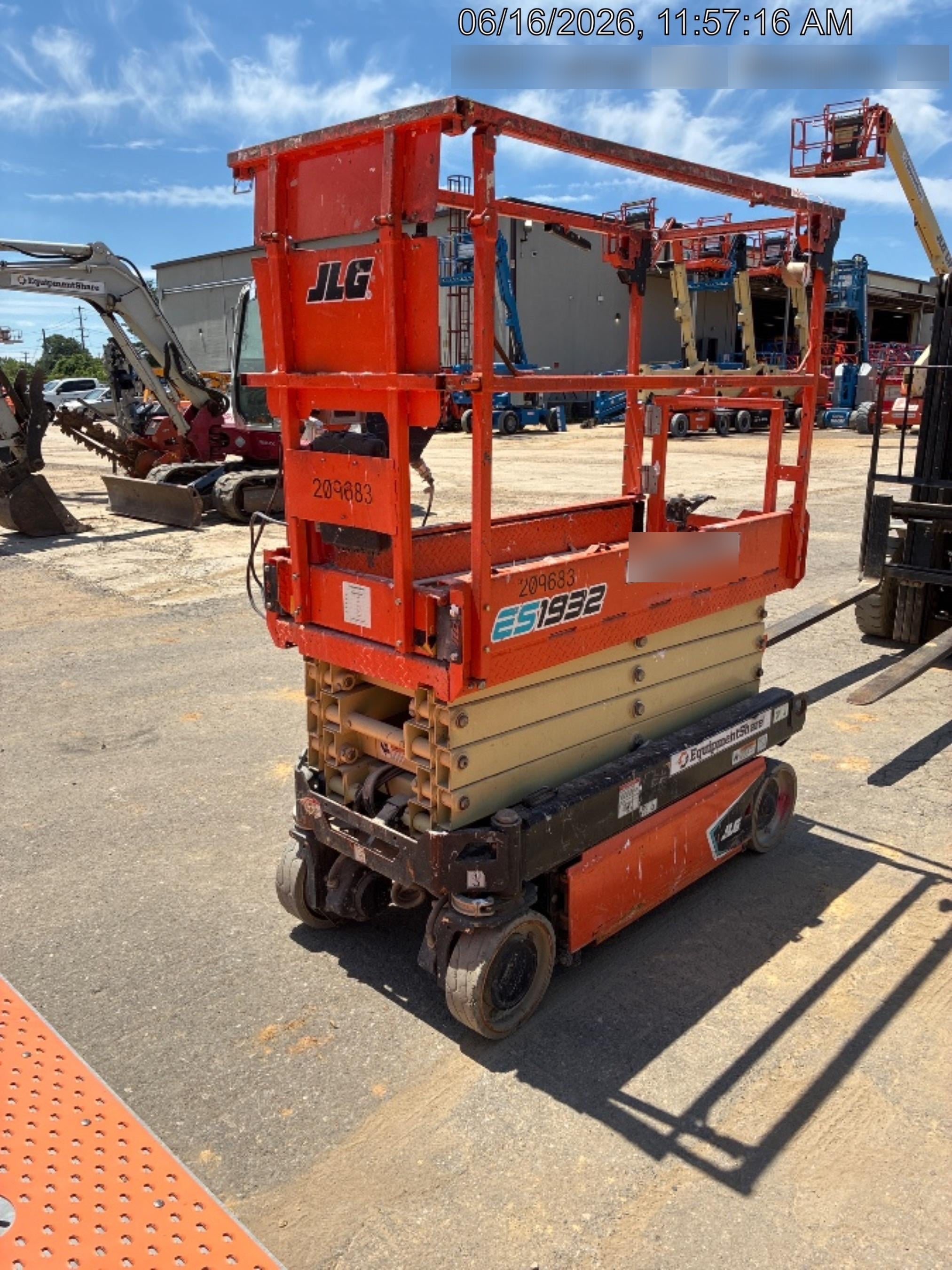 2022 JLG ES1932