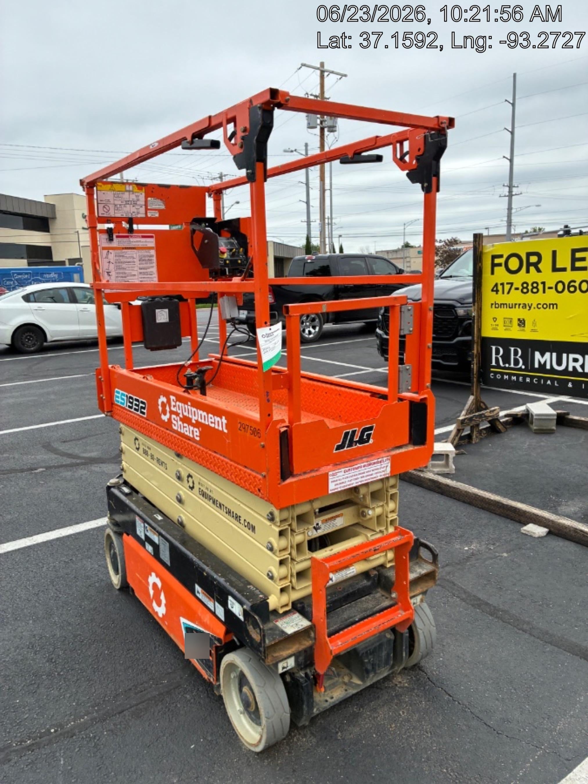 2023 JLG ES1932