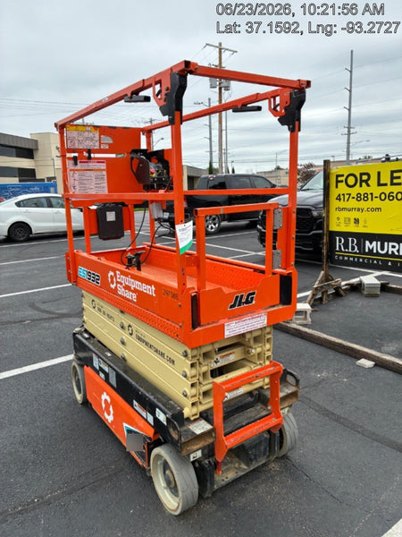 2023 JLG ES1932