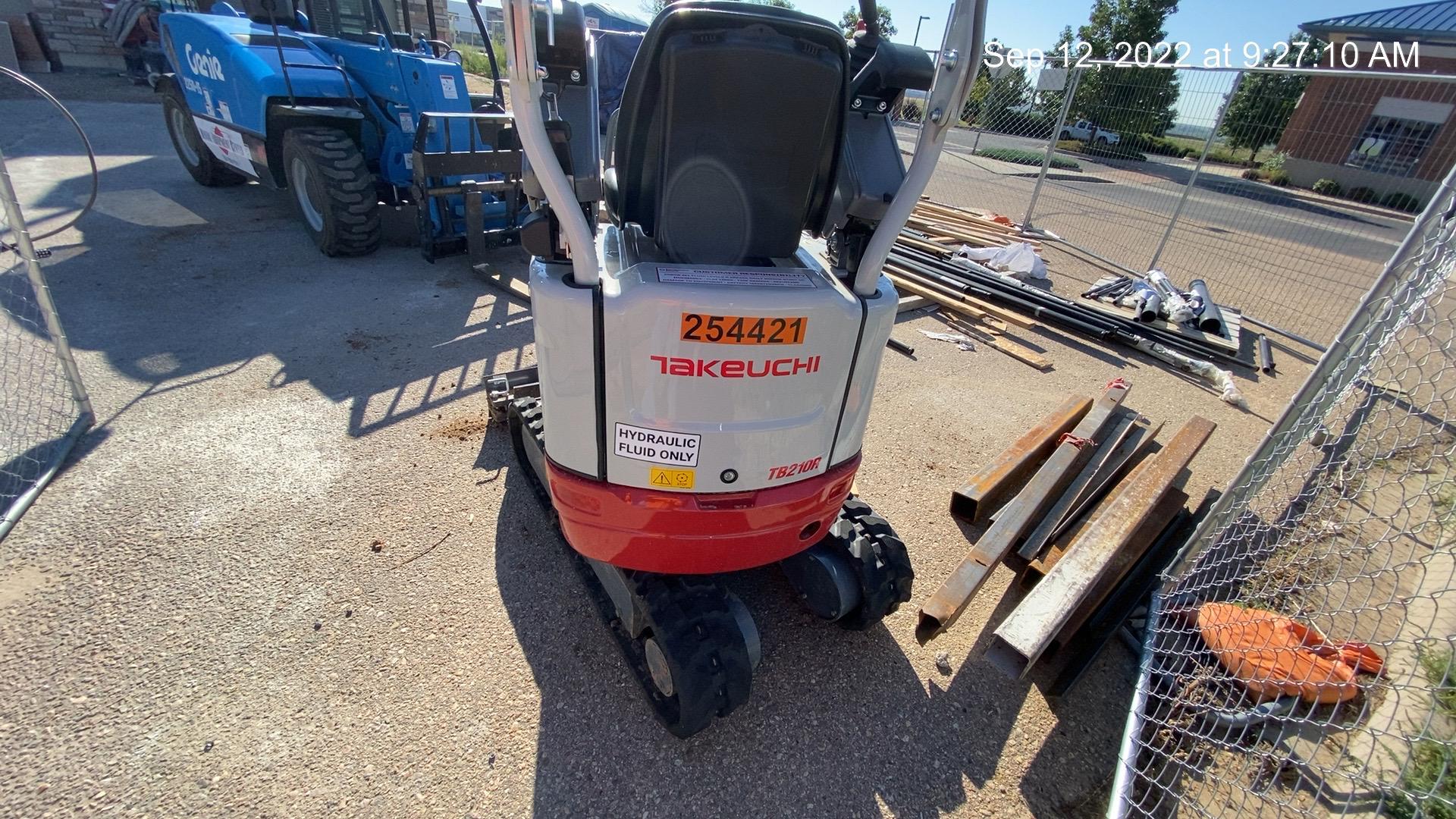 2022 TAKEUCHI TB210R