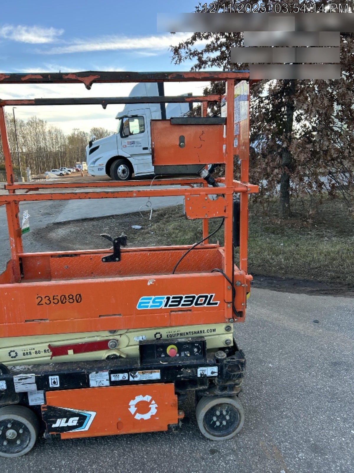 2022 JLG ES1330L
