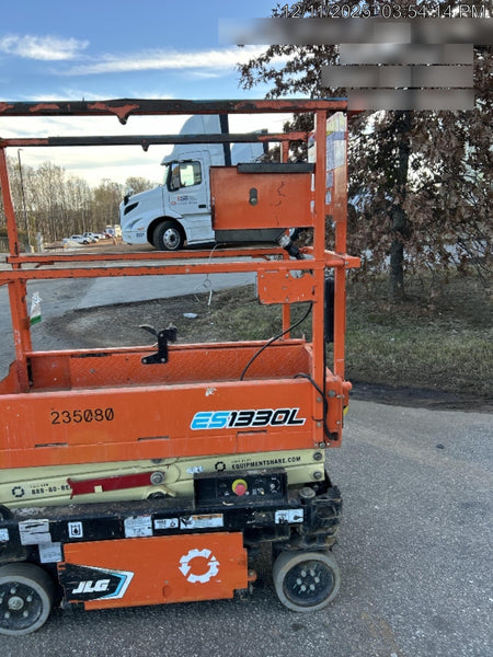 2022 JLG ES1330L