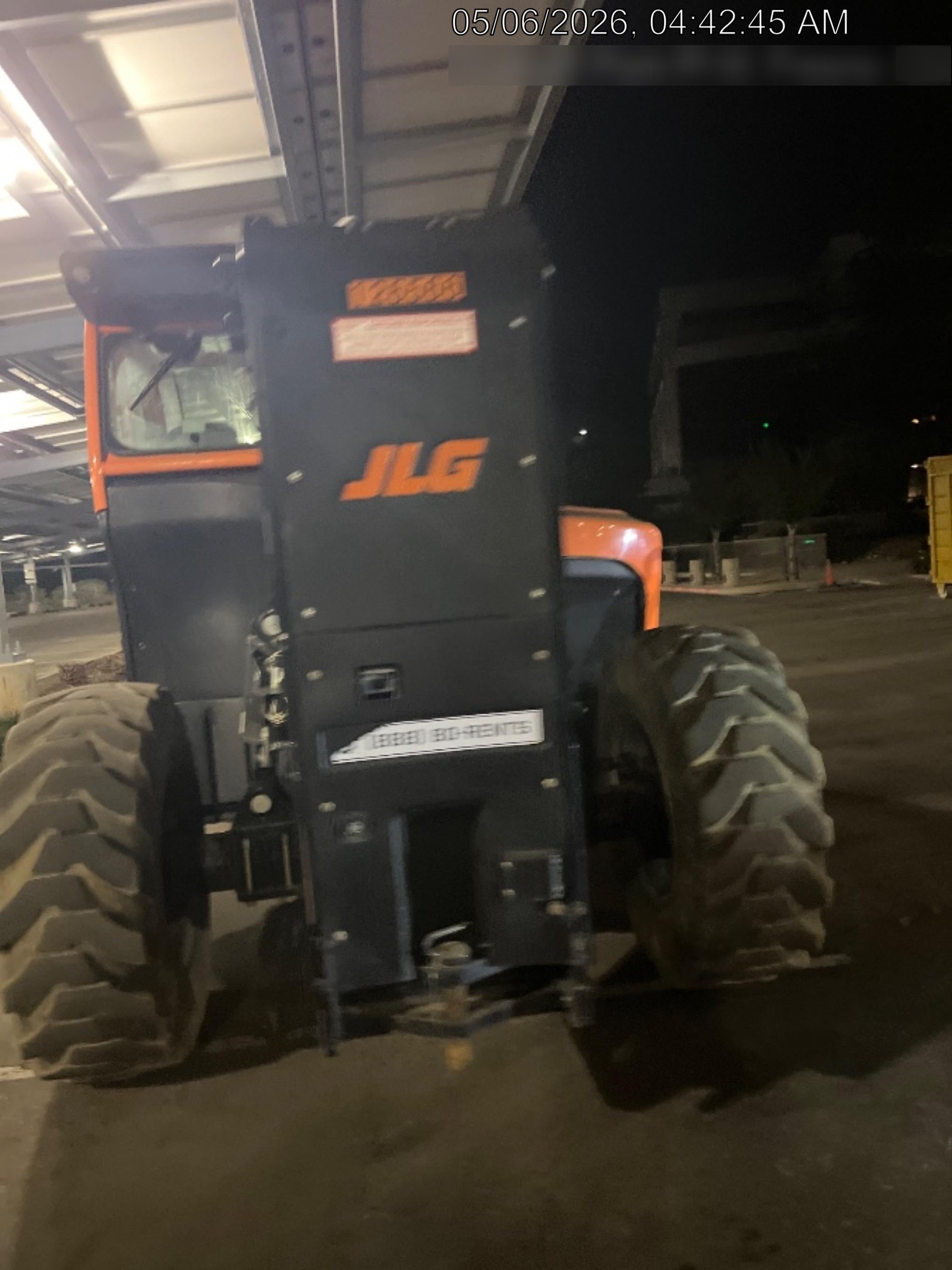 2021 JLG 1075