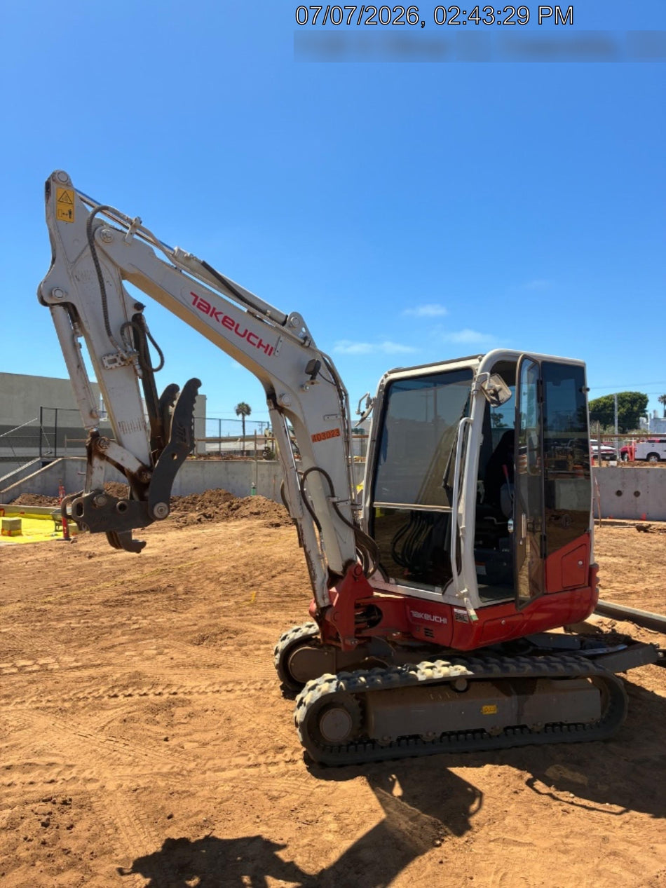 2024 TAKEUCHI TB235-2CRA