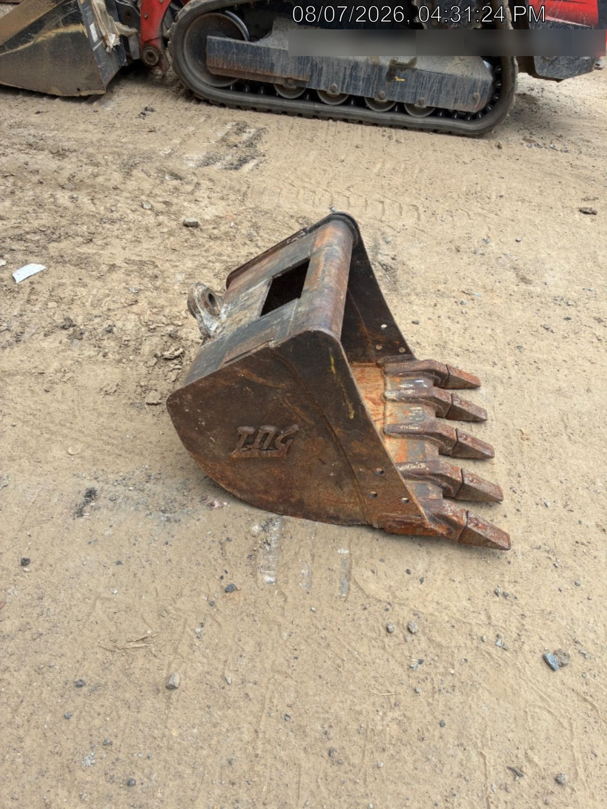 2025 TAKEUCHI 18" HD Bucket - Takeuchi