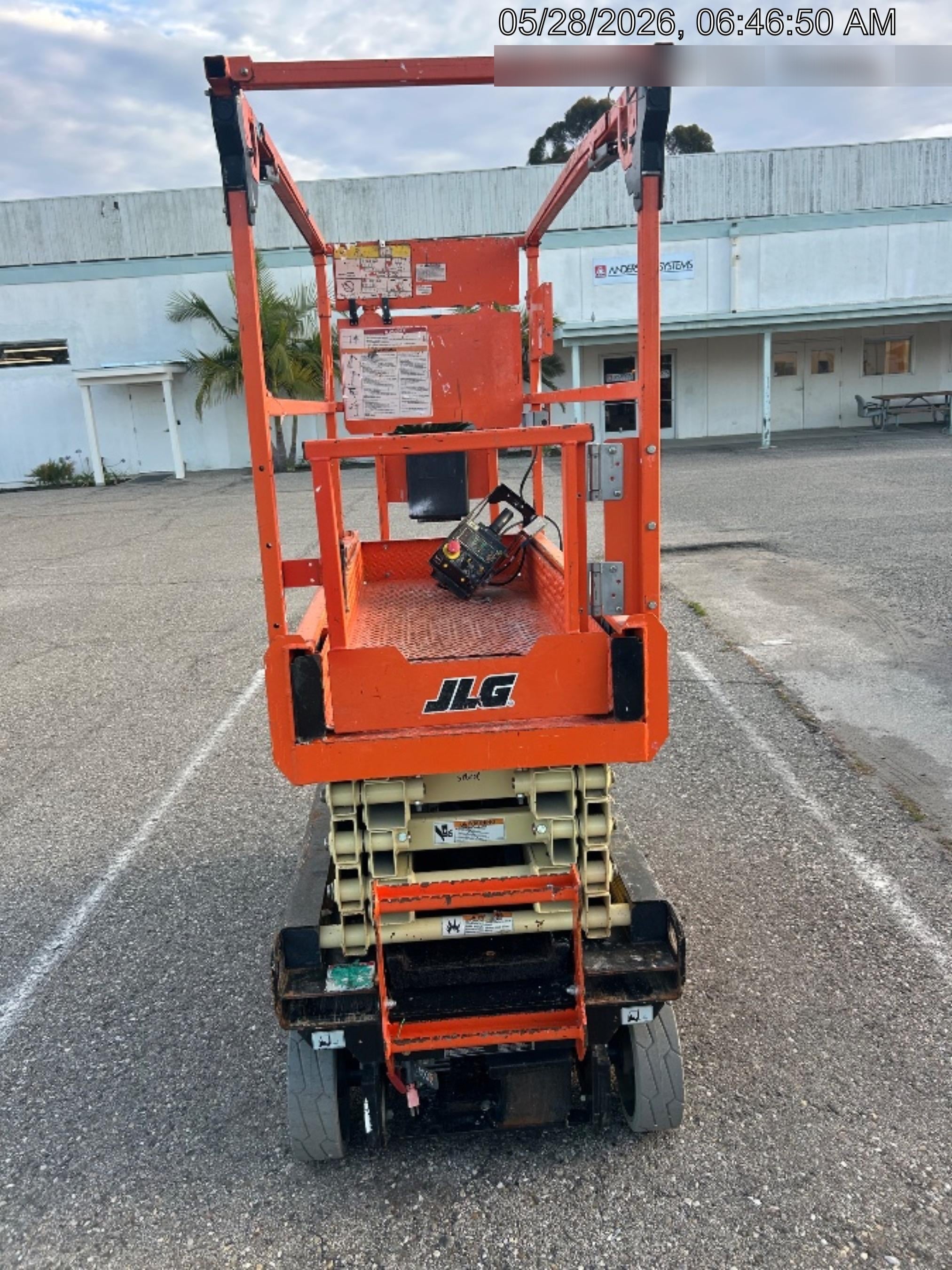 2022 JLG ES1932