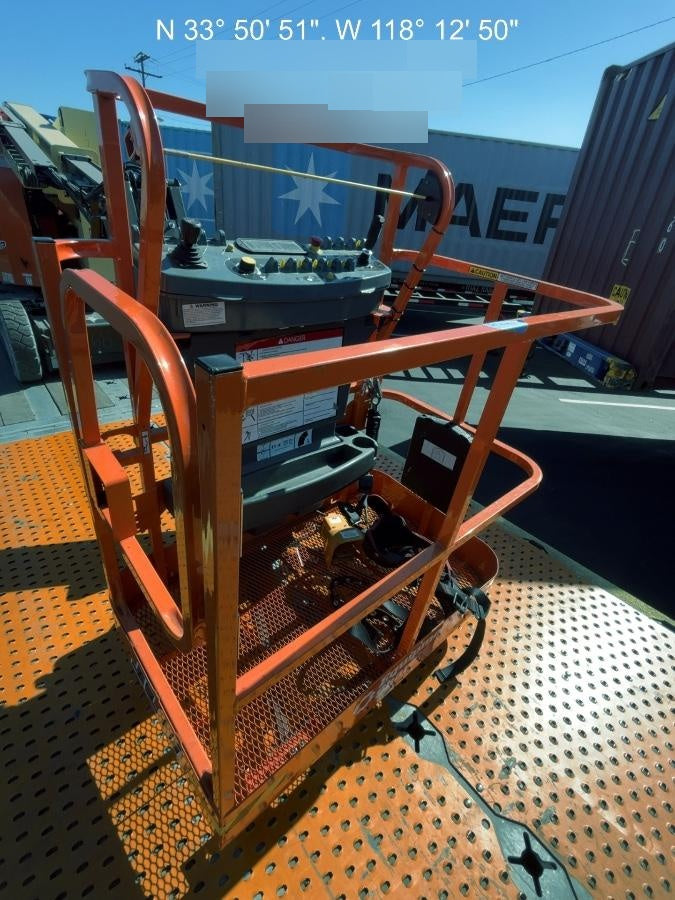 2025 JLG E300AJP