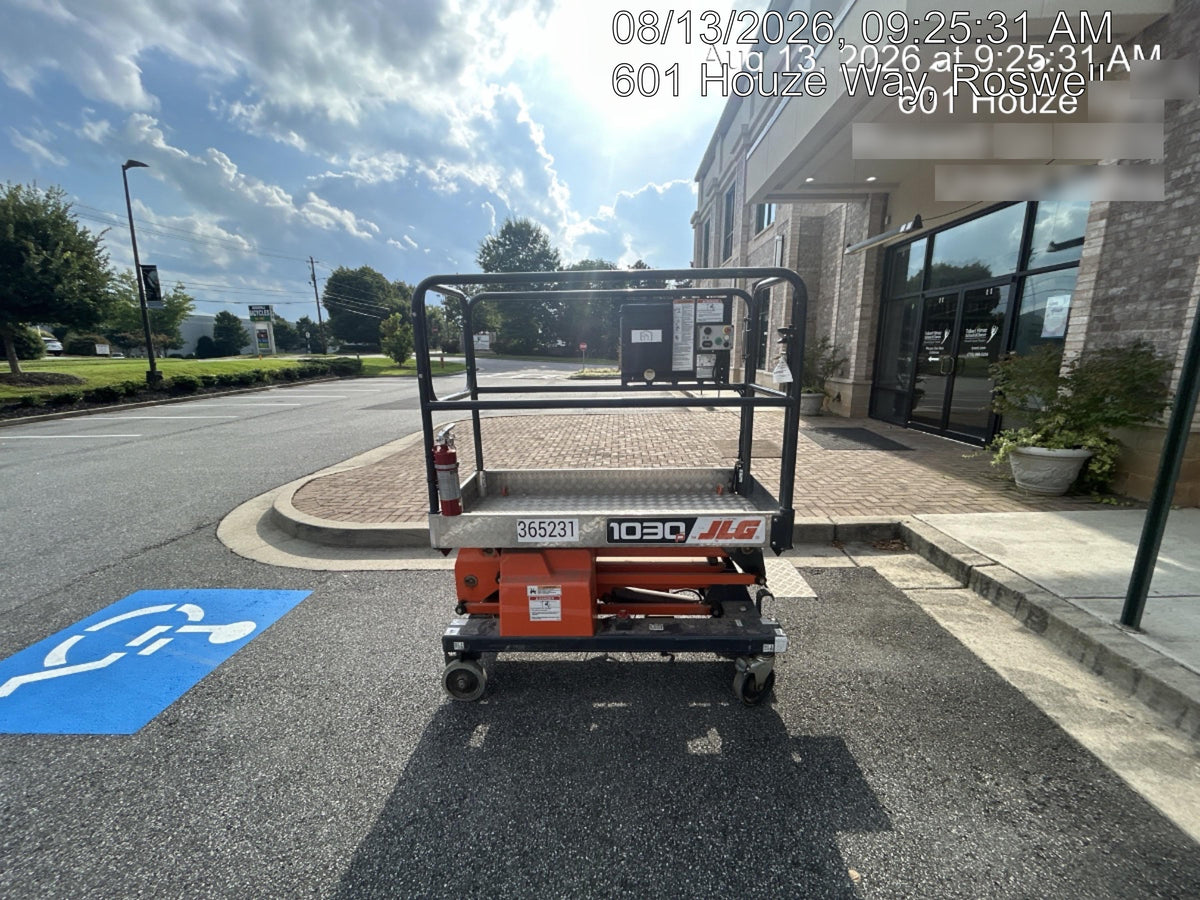 2023 JLG 1030P