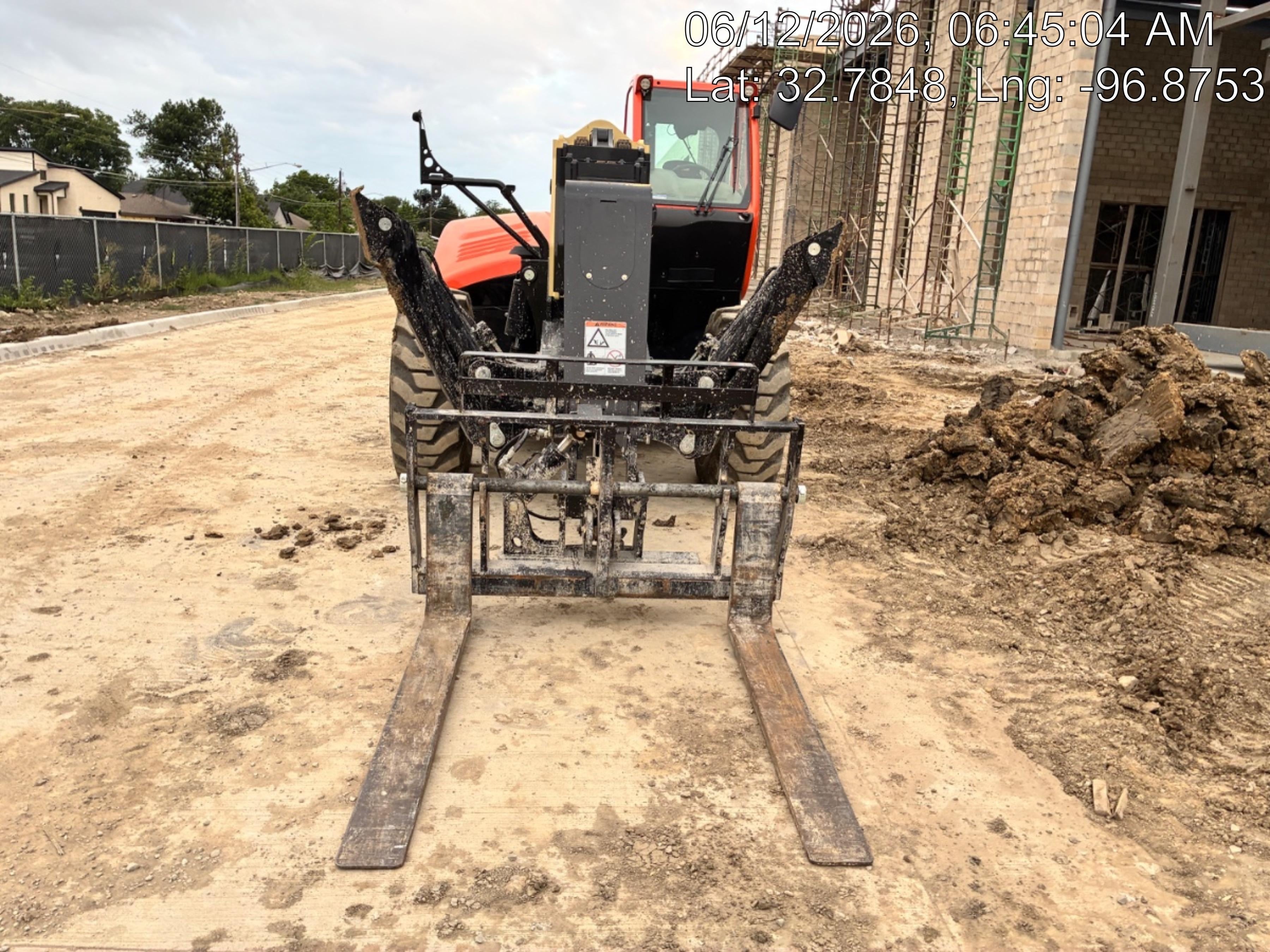 2025 JLG 1075