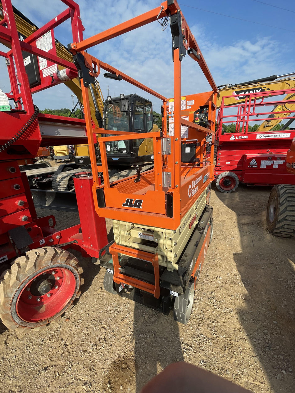 2022 JLG ES1932