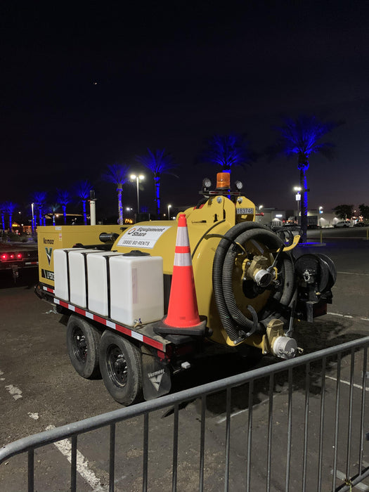 2021 Vac-Tron LP573XDT T4 Koehler Diesel Engine, 500 Gallon Debris Tank, x2 100 Gallon Water Tanks