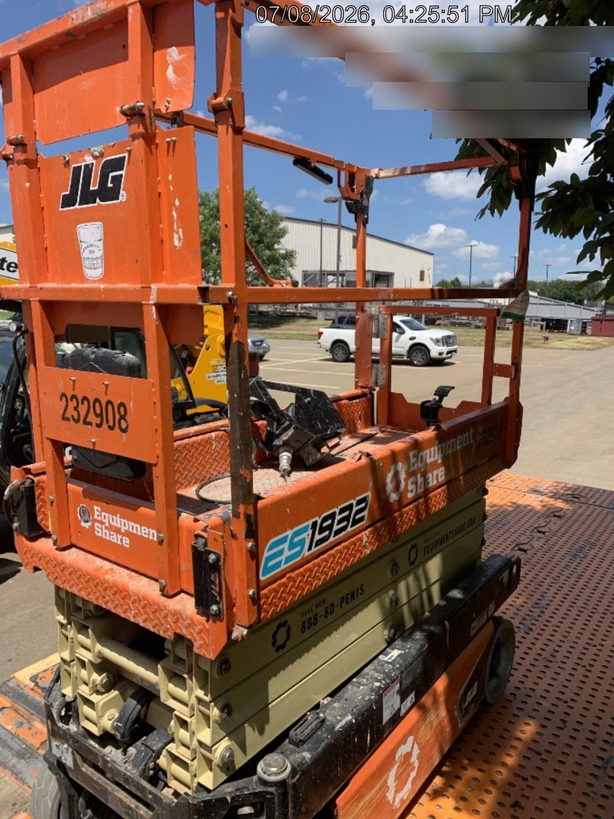 2022 JLG ES1932