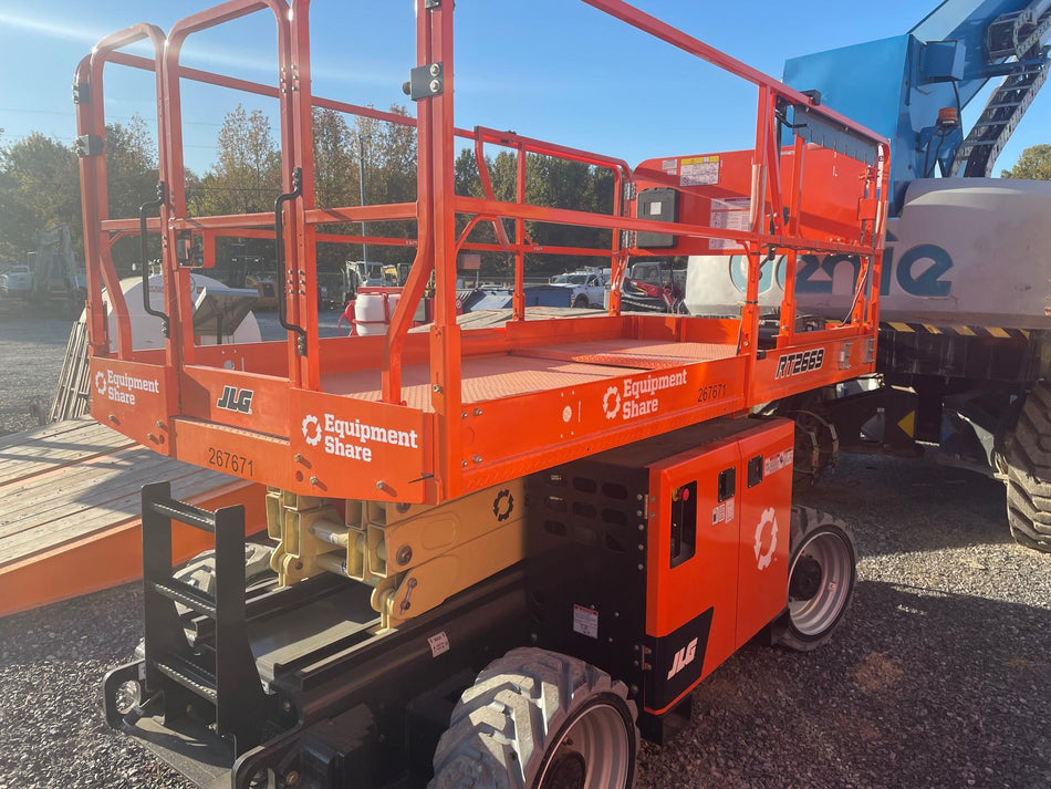 2022 JLG RT2669