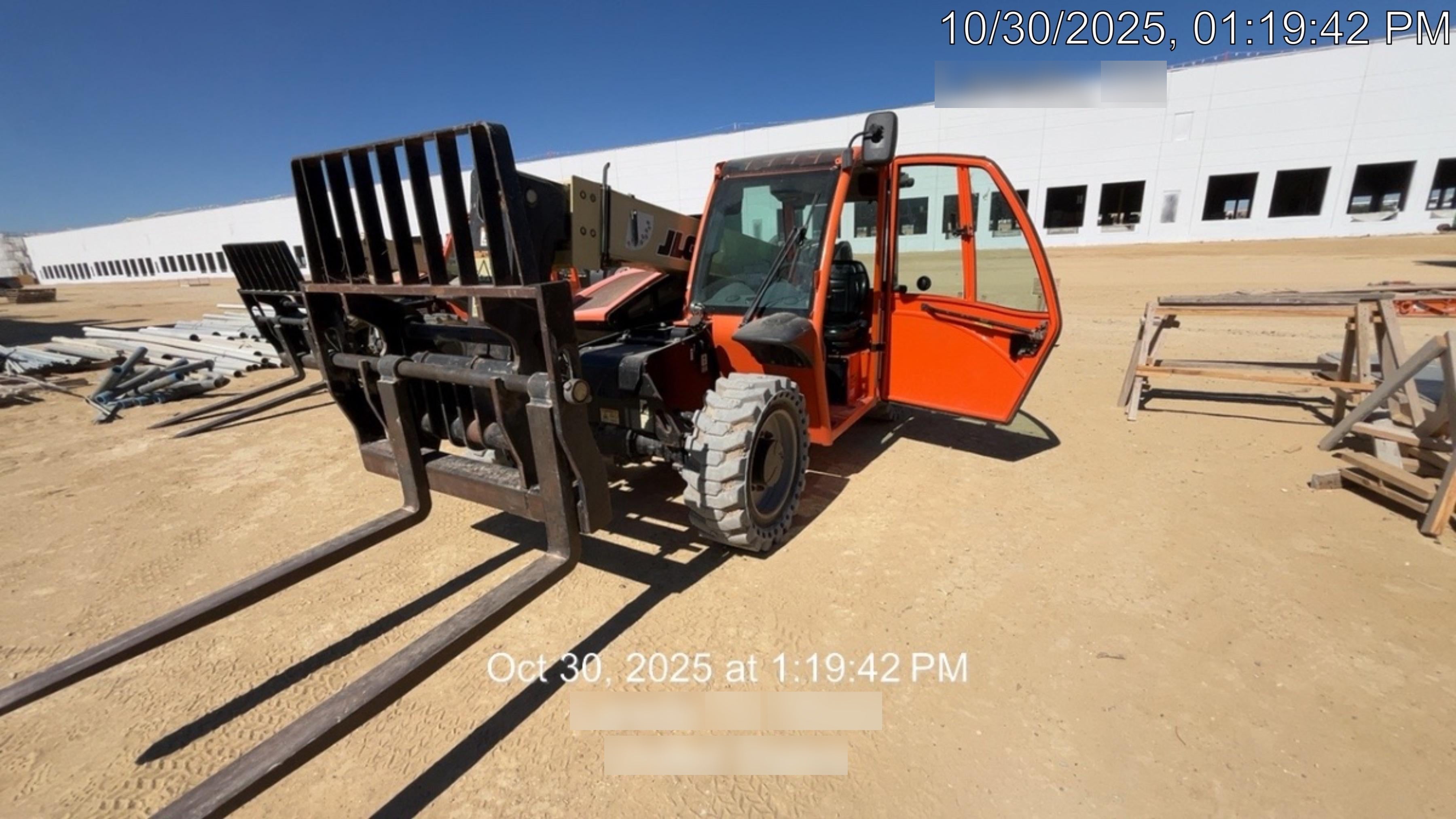 2019 JLG G5-18A Cab/Heat/Air, NM Solid Tires, Beacon w/48" Carriage, 48" Pallet Forks