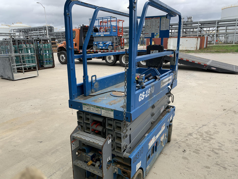 2019 Genie GS-1930 Fixed Rails with Chain Entry