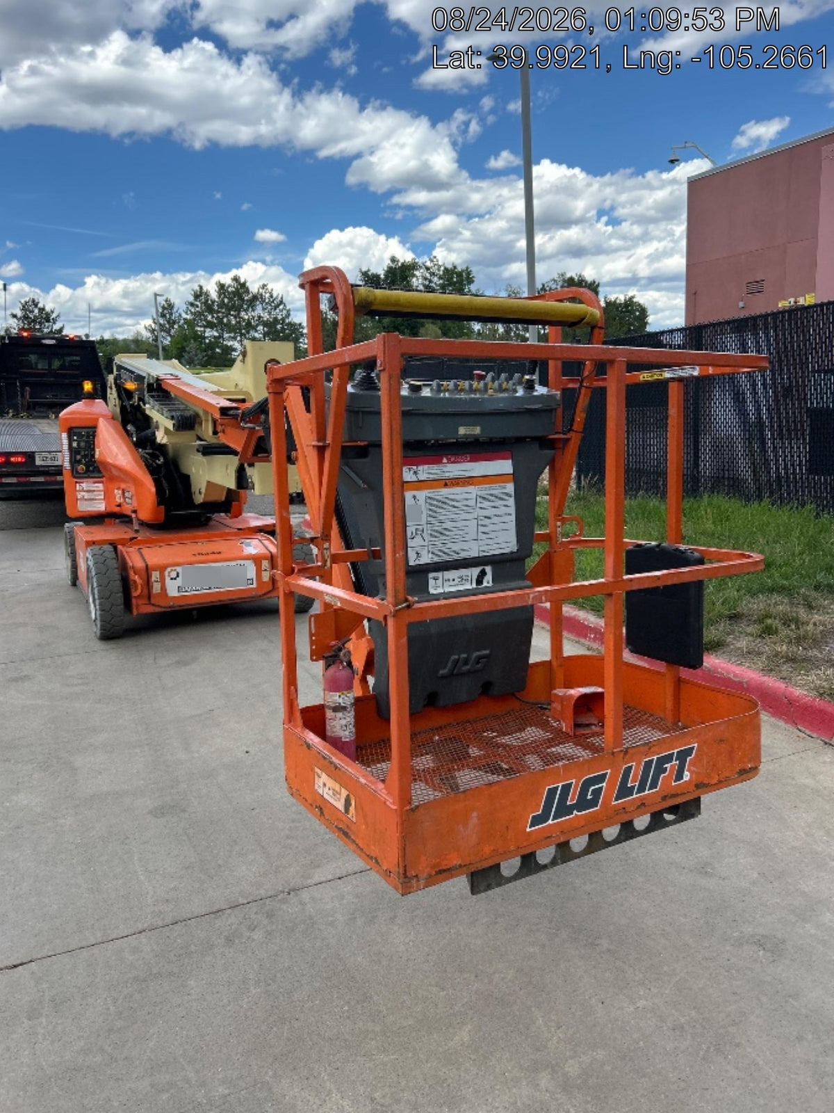 2019 JLG E400AJPN
