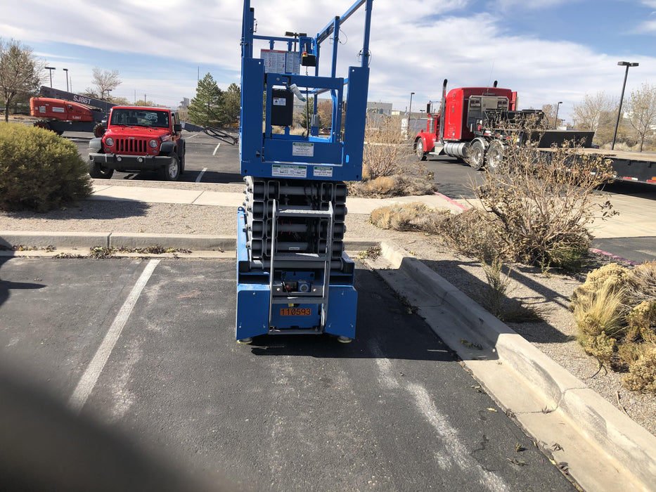 2020 Genie GS-3232 Standard, Folding half height swing gate