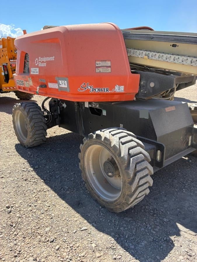 2023 JLG 600S