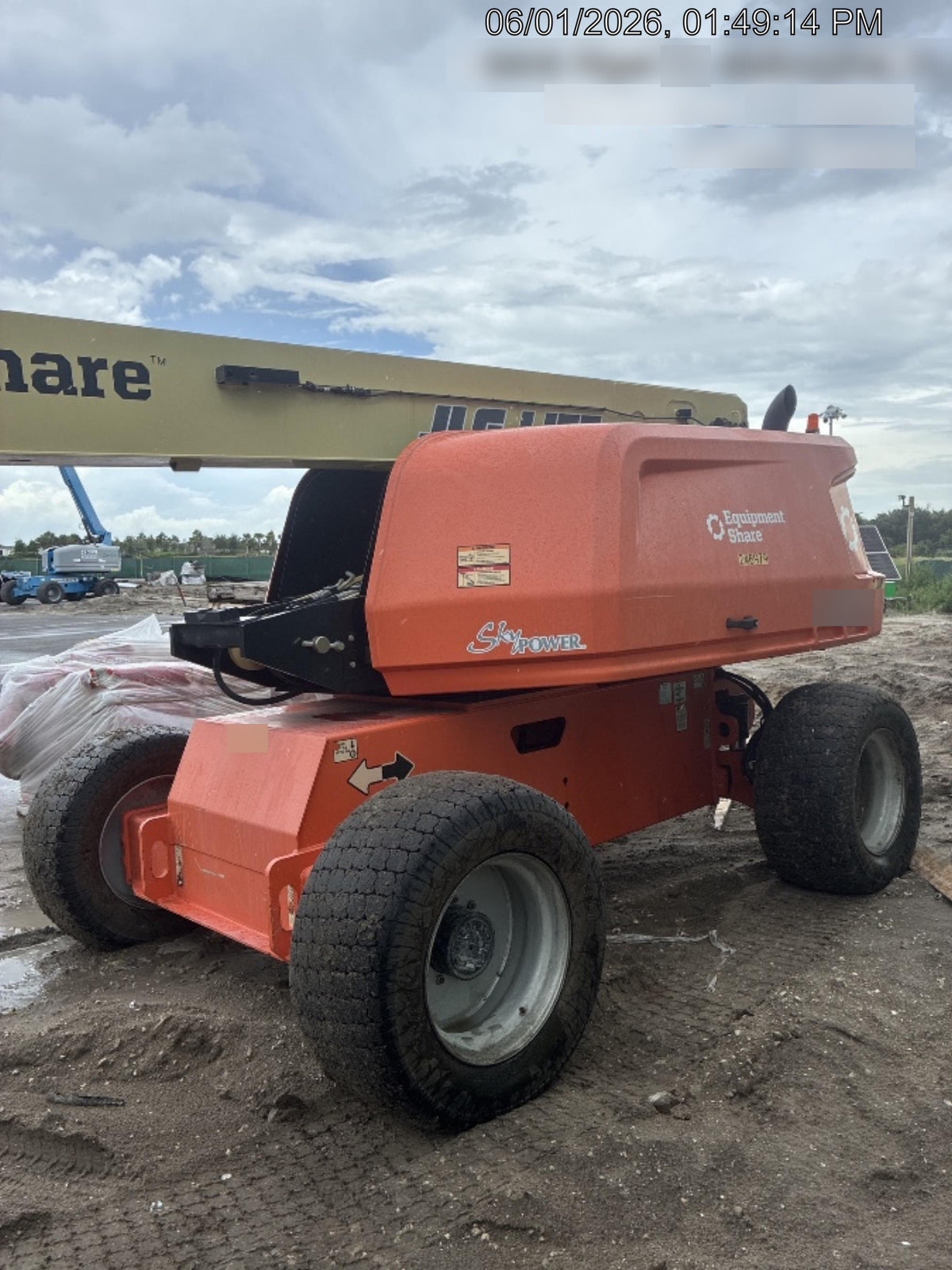 2022 JLG 660SJ