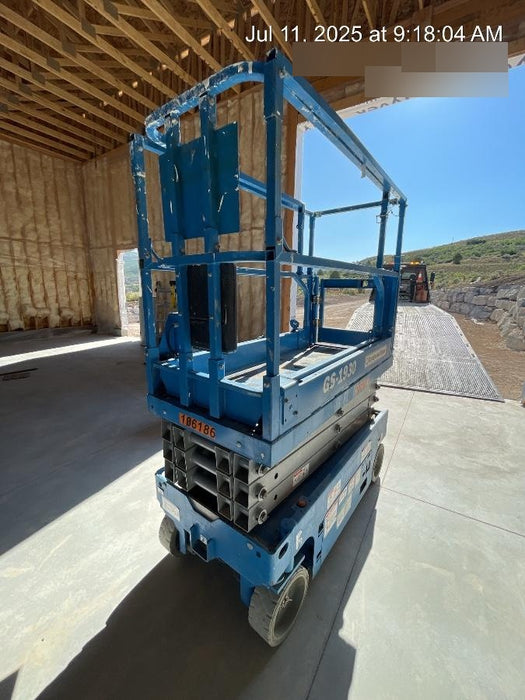 2020 Genie GS-1930 Solid Non Marking Tires, Beacon, Folding rails with half height swing gate, 800W Inverter