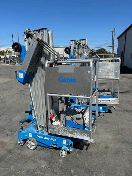 2019 GENIE AWP-30S
