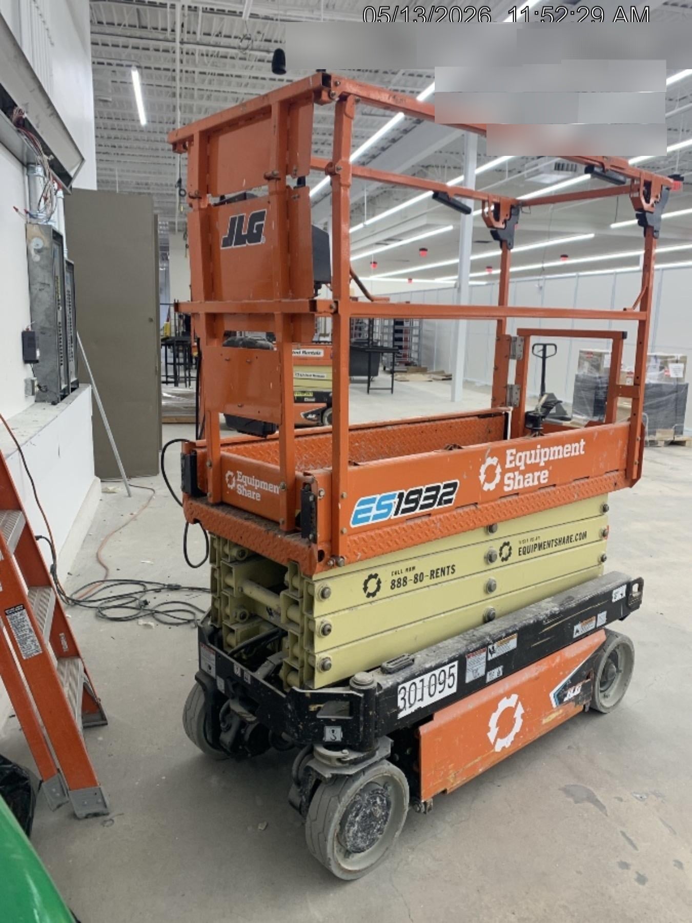 2023 JLG ES1932