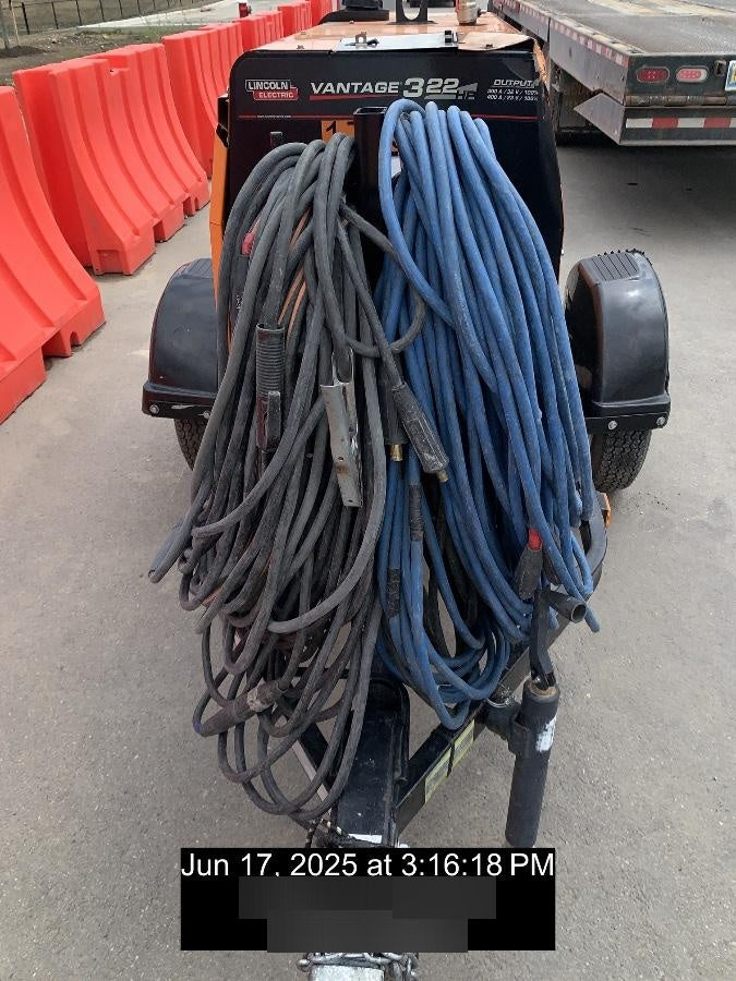 2021 Lincoln Electric Vantage 322 Vantage 322 Ready Pak 3 w/ Decals, ORANGE (includes trailer, cable rack, fender light kit) NO Telematics