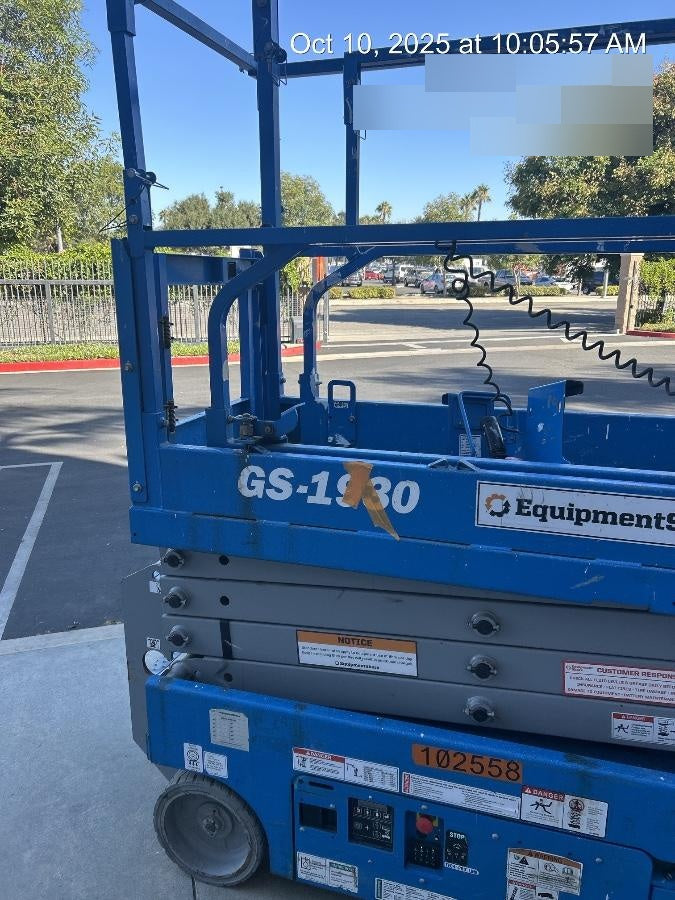 2020 Genie GS-1930 Solid Non Marking Tires, Beacon, Folding rails with half height swing gate, 800W Inverter