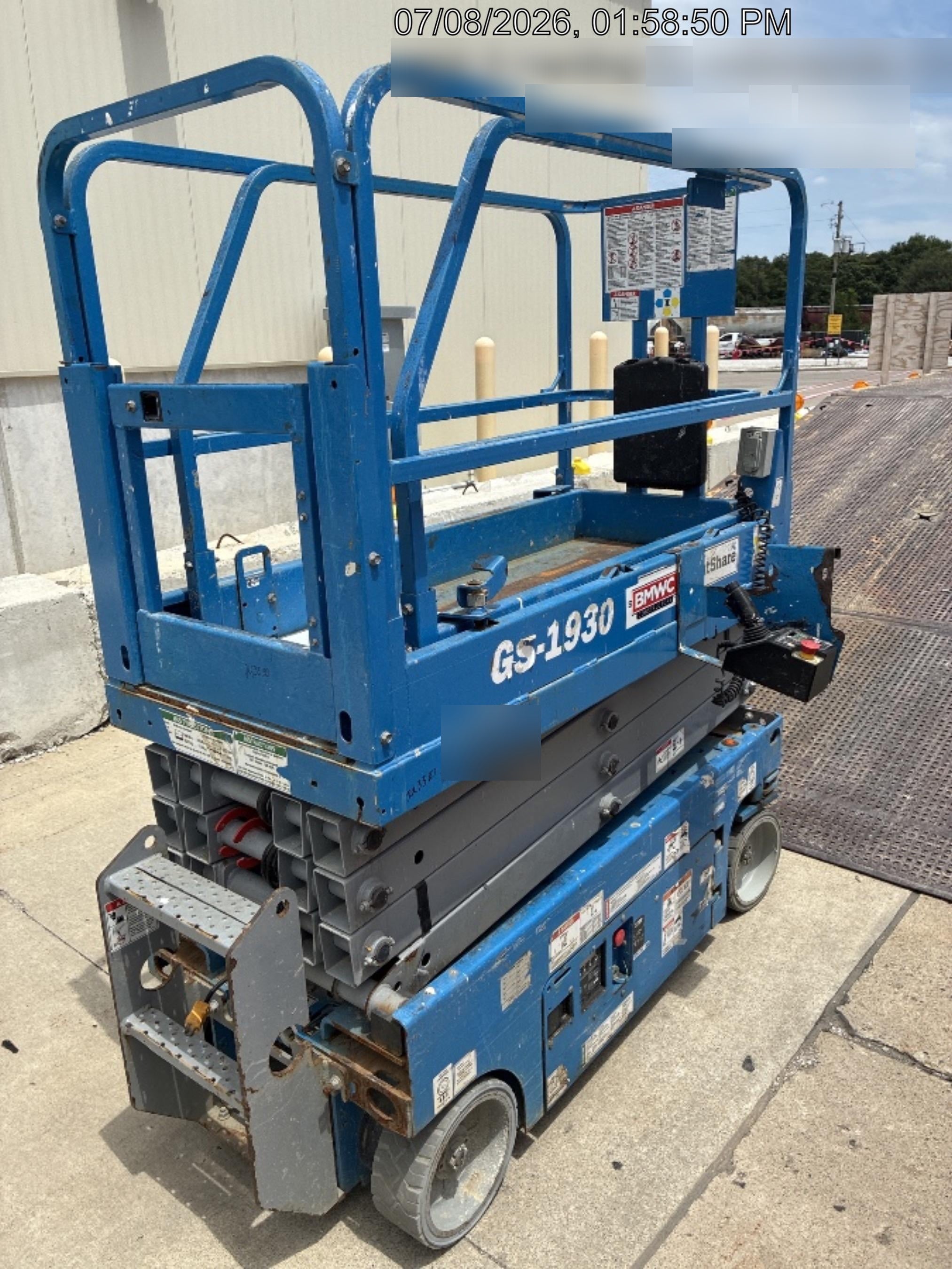 2020 Genie GS-1930 Solid Non Marking Tires, Beacon, Folding rails with half height swing gate