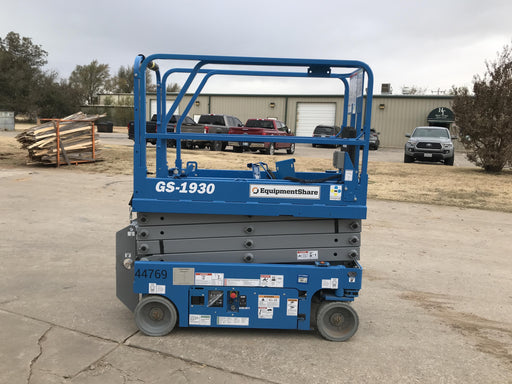 2019 Genie GS-1930 Fixed rails with chain Entry