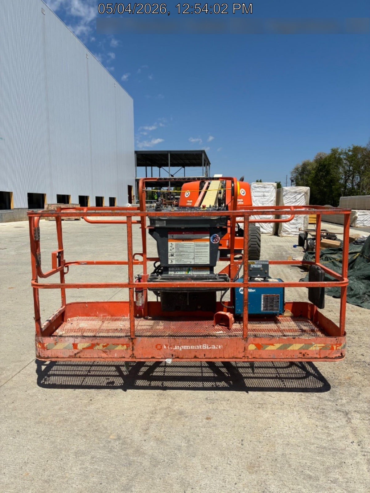 2023 JLG 660SJ
