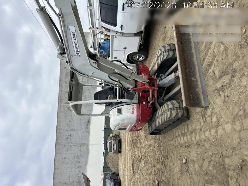 2022 TAKEUCHI TB235-2R