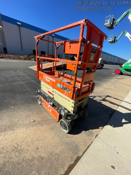 2022 JLG ES1932