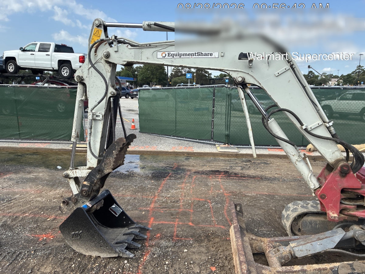 2022 TAKEUCHI TB235-2R